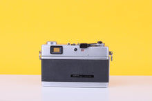 Load image into Gallery viewer, Canon Canonet 28 35mm Rangefinder Film Camera
