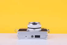 Load image into Gallery viewer, Canon Canonet 28 35mm Rangefinder Film Camera
