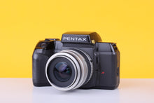 Load image into Gallery viewer, Pentax SF7 35mm Film Camera with 45-80mm f/4 Zoom Lens
