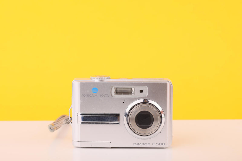 Minolta Dimage E500 Digital Camera