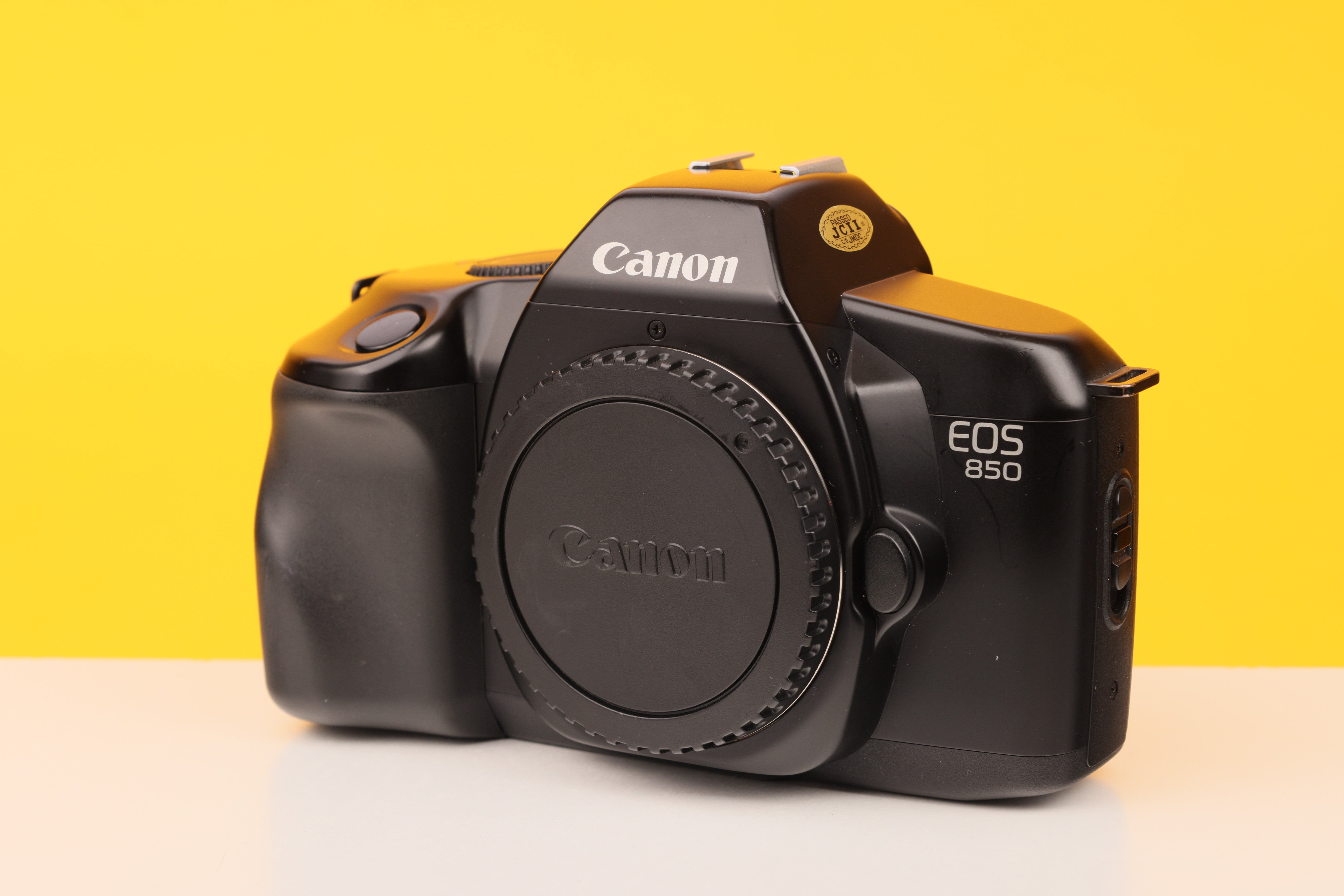 Canon EOS 850 35mm SLR Film Camera Body – Vintage Camera Hut