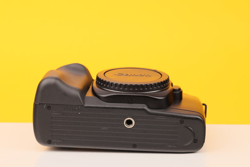 Canon EOS 850 35mm SLR Film Camera Body