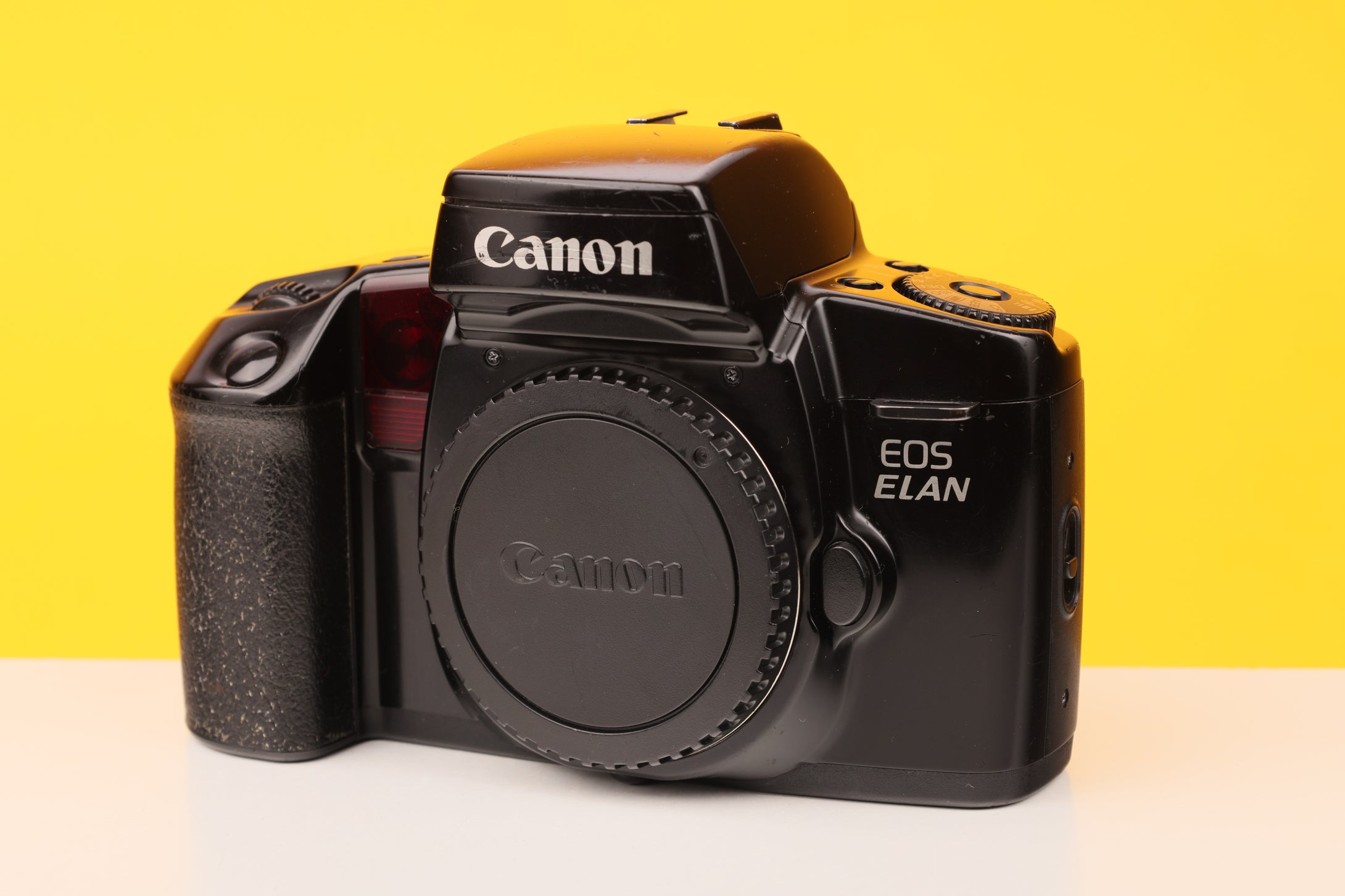Canon EOS ELAN 35mm SLR Film Camera Body