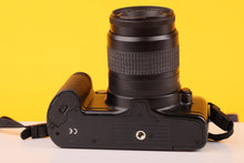 Load image into Gallery viewer, Canon EOS 500 35mm Film Camera with Canon 35-80mm f4-5.6 Lens
