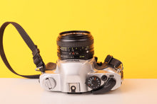 Load image into Gallery viewer, Vivitar V4000s 35mm Film Camera with Rikenon 50mm f/2 Lens
