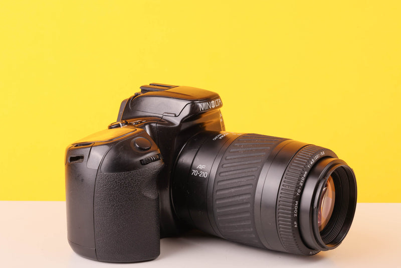 Minolta Dynax 500si 35mm Film Camera with Minolta Zoom 70-210mm Lens
