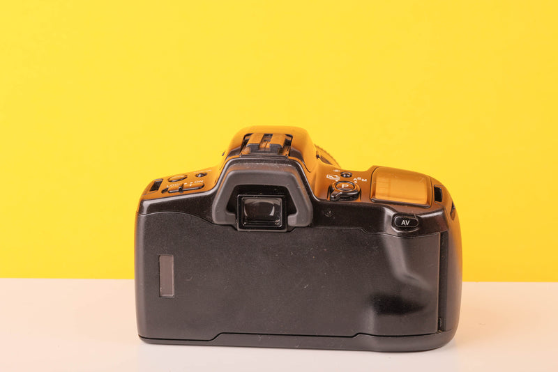 Minolta Dynax 500si 35mm Film Camera with Minolta Zoom 70-210mm Lens