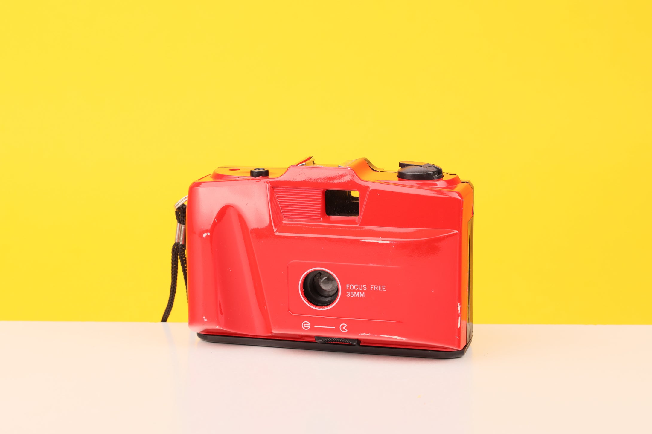 35mm Focus Free Point and Shoot 35mm Film Camera Red