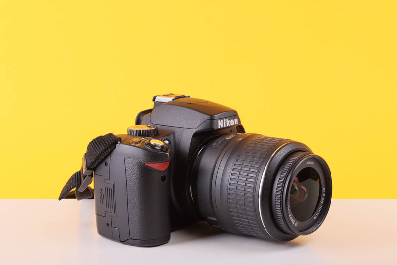 Nikon D60 DSLR Camera with AF-S DX NIKKOR 18-55mm f/3.5-5.6G VR Lens
