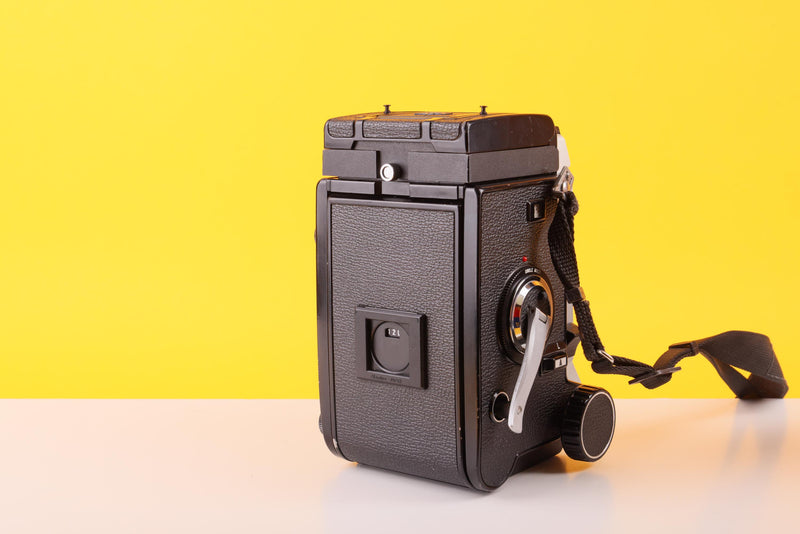 Mamiya C330 Professional S Blue Dot Medium Format TLR with 80mm f2.8 Lens