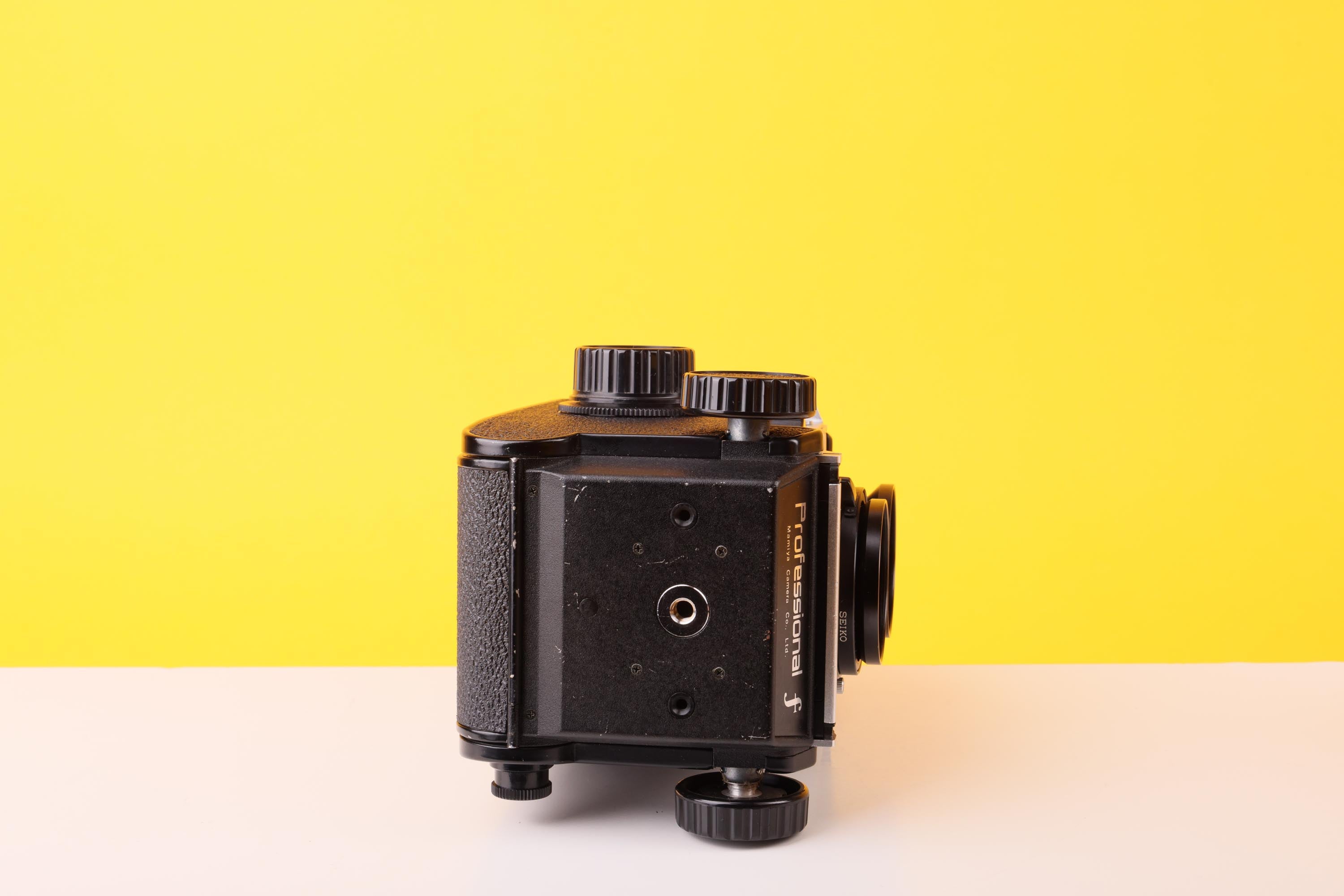Mamiya C220 Professional F Medium Format TLR with 80mm f3.5 Lens