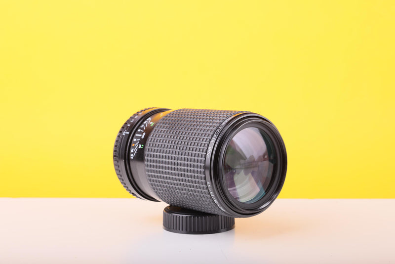 Pentacon Prakticar PM 80–200mm f/4.5–5.6 Telephoto Zoom Lens - m42 mount