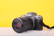 Load image into Gallery viewer, Pentax P30 35mm SLR Film Camera with Pentax-A 28–80mm f/3.5–4.5 Zoom Lens
