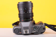 Load image into Gallery viewer, Pentax P30 35mm SLR Film Camera with Pentax-A 28–80mm f/3.5–4.5 Zoom Lens
