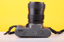 Load image into Gallery viewer, Pentax P30 35mm SLR Film Camera with Pentax-A 28–80mm f/3.5–4.5 Zoom Lens
