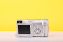 Load image into Gallery viewer, Olympus Camedia C-310 Zoom 3.2MP Digital Compact Camera
