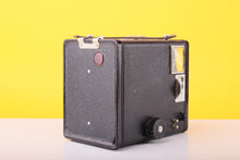 Load image into Gallery viewer, Kodak Brownie Six-20 Model D Box Film Camera – Made in England
