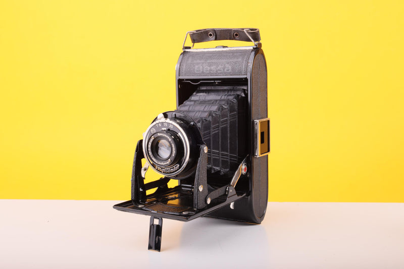 Voigtlander Bessa Medium format Folding Camera with Voigtar 10.5cm f/7.7 with original case