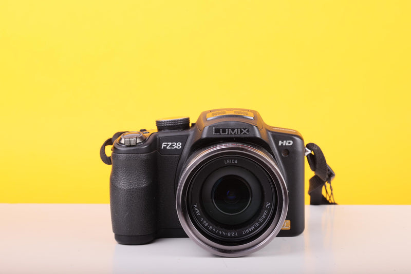 Panasonic Lumix DMC-FZ38 Digital Bridge Camera – 18x Optical Zoom