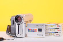 Load image into Gallery viewer, Samsung VP-D351 MiniDV Compact Digital Camcorder – 20x Optical Zoom
