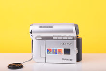 Load image into Gallery viewer, Samsung VP-D351 MiniDV Compact Digital Camcorder – 20x Optical Zoom
