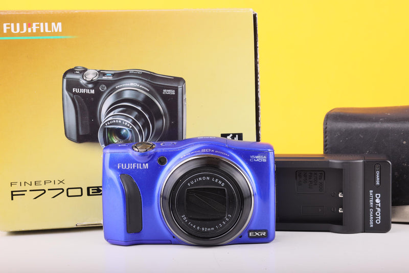 Fujifilm FinePix F770EXR Blue Digital Compact Camera 20x Optical Zoom - boxed