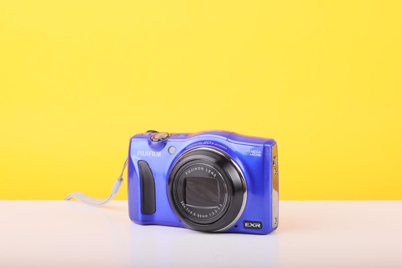 Fujifilm FinePix F770EXR Blue Digital Compact Camera 20x Optical Zoom - boxed