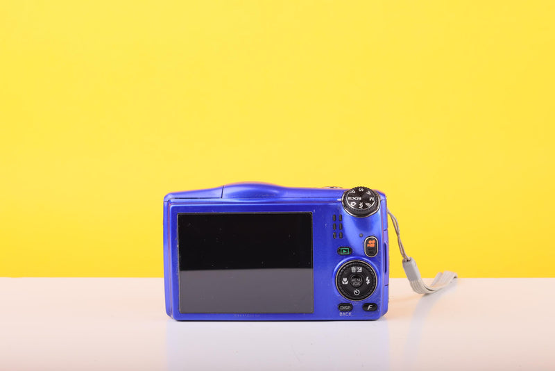 Fujifilm FinePix F770EXR Blue Digital Compact Camera 20x Optical Zoom - boxed