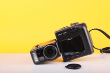 Load image into Gallery viewer, Nikon Coolpix 950 Digital Camera with Accessories &amp; CompactFlash Cards
