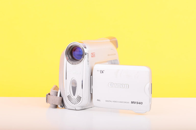 Canon MV940 MiniDV Compact Digital Video Camcorder – 25x Optical Zoom