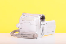 Load image into Gallery viewer, Canon MV940 MiniDV Compact Digital Video Camcorder – 25x Optical Zoom
