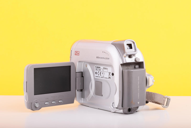 Canon MV940 MiniDV Compact Digital Video Camcorder – 25x Optical Zoom