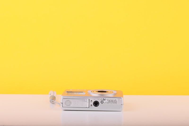 Samsung L210 Compact Digital Camera  – 3x Optical Zoom