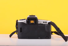 Load image into Gallery viewer, Minolta Dynax 5 35mm SLR Film Camera with Minolta AF 35–80mm Lens
