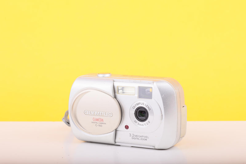Olympus Camedia C-160 Compact Digital Camera – 3.2MP CCD – 33mm f/2.8 Lens