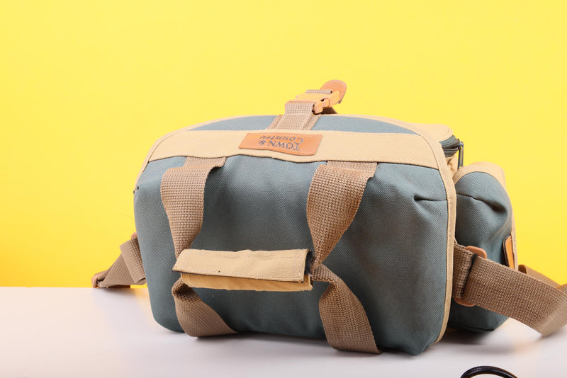 Town and country Vintage Camera Shoulder Bag