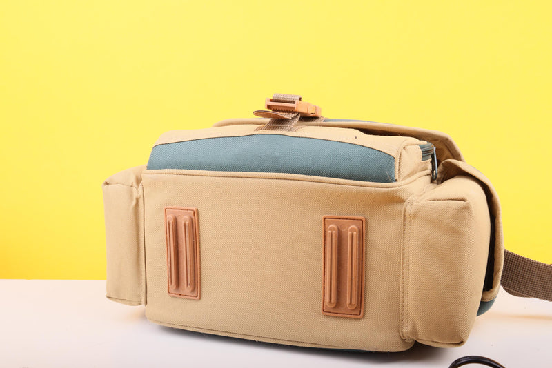 Town and country Vintage Camera Shoulder Bag