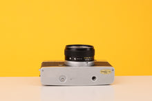 Load image into Gallery viewer, Konica EE Matic 35mm Rangefinder Film Camera
