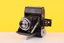 Load image into Gallery viewer, Zeiss Ikon Ikonta 521 120 Medium Format Camera NOVAR 75mm F3.5
