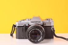 Load image into Gallery viewer, Olympus OM30 Vintage SLR 35mm Film Camera Bundle
