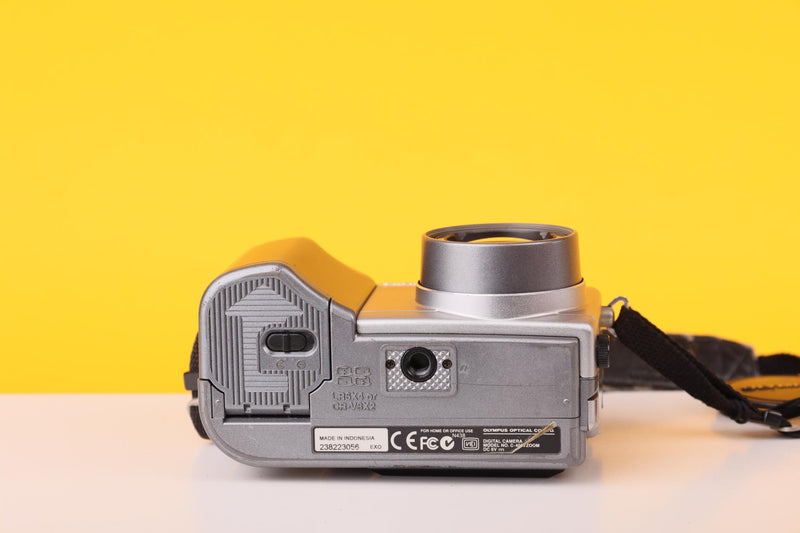 Olympus C-4000 Ultra Zoom Camedia Digital Camera