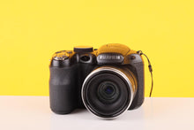 Load image into Gallery viewer, Fujifilm Finepix S2980 Bridge Digicam

