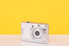 Load image into Gallery viewer, Sony Cyber-Shot MPEGMOVIE VX DSC-W35 Digital Camera

