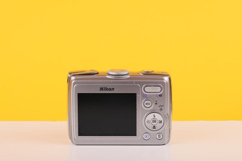 Nikon Coolpix P3 VR Digital Camera