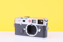 Load image into Gallery viewer, Leica M7 0.72 Rangefinder 35mm Film Camera
