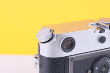 Load image into Gallery viewer, Leica M7 0.72 Rangefinder 35mm Film Camera
