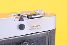 Load image into Gallery viewer, Leica M7 0.72 Rangefinder 35mm Film Camera
