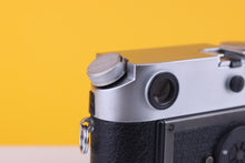 Load image into Gallery viewer, Leica M7 0.72 Rangefinder 35mm Film Camera
