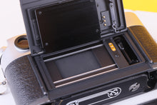 Load image into Gallery viewer, Leica M7 0.72 Rangefinder 35mm Film Camera
