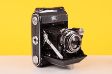 Load image into Gallery viewer, Zeiss Ikon Super Ikonta 531 120 Medium Format Camera NOVAR 75mm F3.5 Lens
